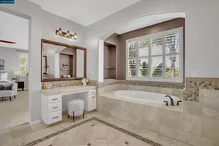 389 Roundhill Dr, Brentwood, CA 94513 - Photo 32