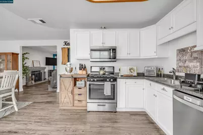 4640 Pinot Ct, Oakley, CA 94561 - Photo 16