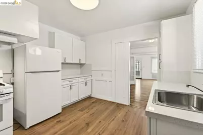 1070 Aileen St, Oakland, CA 94608 - Photo 18