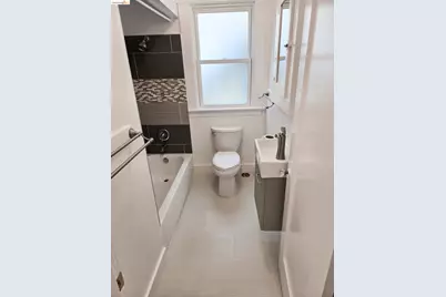 1070 Aileen St, Oakland, CA 94608 - Photo 58