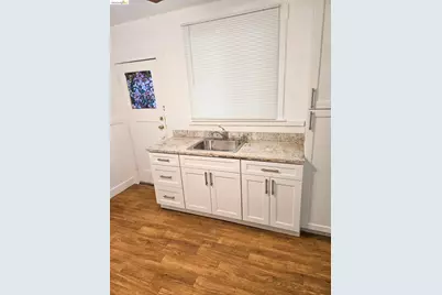 1070 Aileen St, Oakland, CA 94608 - Photo 56