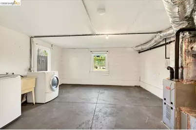 1070 Aileen St, Oakland, CA 94608 - Photo 34