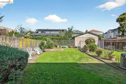 1070 Aileen St, Oakland, CA 94608 - Photo 44