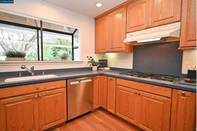 263 Croyden Dr, Pleasant Hill, CA 94523 - Photo 14