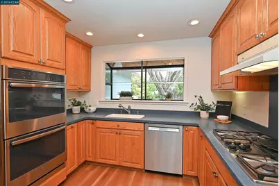 263 Croyden Dr, Pleasant Hill, CA 94523 - Photo 14