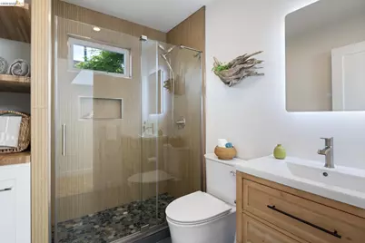 6808 Del Monte Ave, Richmond, CA 94805 - Photo 16