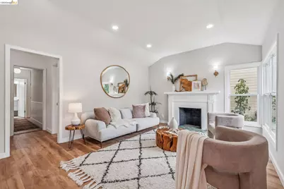 3056 Roxbury Avenue, Oakland, CA 94605 - Photo 2