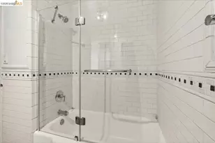 6386 Dana St, Oakland, CA 94609 - Photo 44