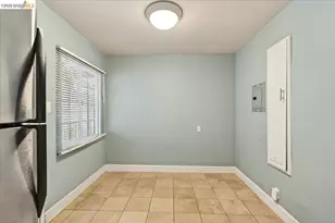 6386 Dana St, Oakland, CA 94609 - Photo 14
