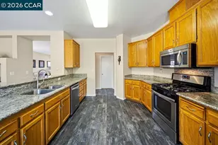 1065 Dawnview Ct, Pittsburg, CA 94565 - Photo 16