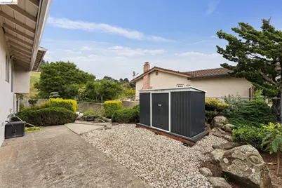 5200 Pinecrest Drive, Oakland, CA 94605 - Photo 60
