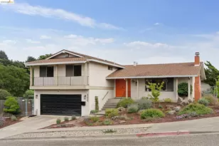 5200 Pinecrest Dr, Oakland, CA 94605 - Photo 2