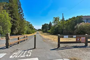 3245 McKean Dr, Concord, CA 94518 - Photo 40