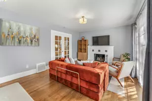 2421 Hilgard Ave, Berkeley, CA 94709 - Photo 4