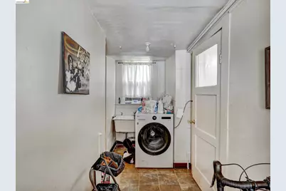 820 52nd St, Oakland, CA 94608 - Photo 18