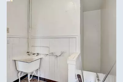 820 52nd St, Oakland, CA 94608 - Photo 40