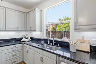 4978 Houlton Ct, Dublin, CA 94568 - Photo 8