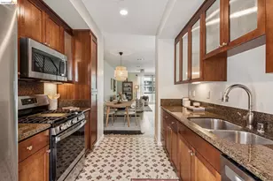 61 Glashaus Loop, Emeryville, CA 94608 - Photo 18