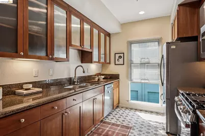 61 Glashaus Loop, Emeryville, CA 94608 - Photo 16