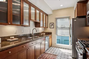 61 Glashaus Loop, Emeryville, CA 94608 - Photo 16