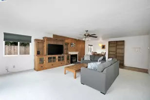 26257 Coleman Ave, Hayward, CA 94544 - Photo 12