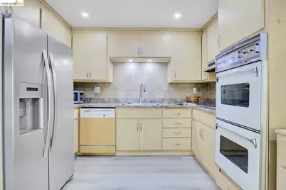 6635 Banning Dr, Oakland, CA 94611 - Photo 6