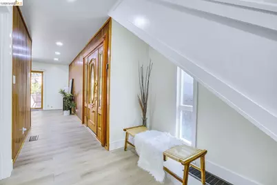 6635 Banning Dr, Oakland, CA 94611 - Photo 2