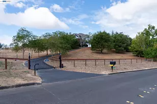 228 Stowring Rd, Petaluma, CA 94952 - Photo 36