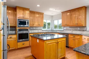 228 Stowring Rd, Petaluma, CA 94952 - Photo 10