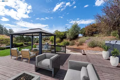 228 Stowring Rd, Petaluma, CA 94952 - Photo 14