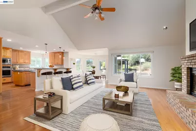 228 Stowring Rd, Petaluma, CA 94952 - Photo 6