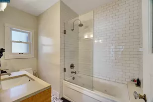 2038 Lakeshore Ave, Oakland, CA 94606 - Photo 22