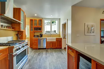 2038 Lakeshore Ave, Oakland, CA 94606 - Photo 8