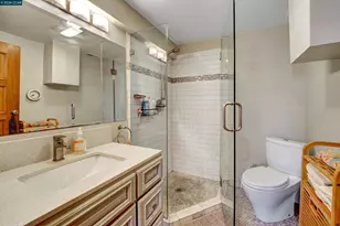 2038 Lakeshore Ave, Oakland, CA 94606 - Photo 38