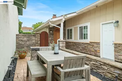36103 Chelsea Dr, Newark, CA 94560 - Photo 2