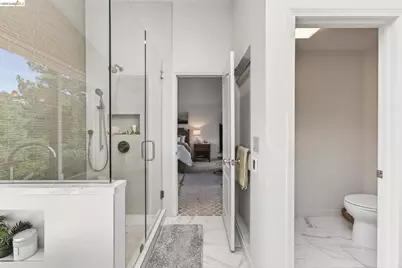 4963 Stoneridge Ct, Oakland, CA 94605 - Photo 30