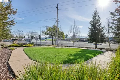 3933 Portola Cmn #1, Livermore, CA 94551 - Photo 32