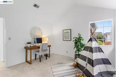 18786 Sydney Cir, Castro Valley, CA 94546 - Photo 16