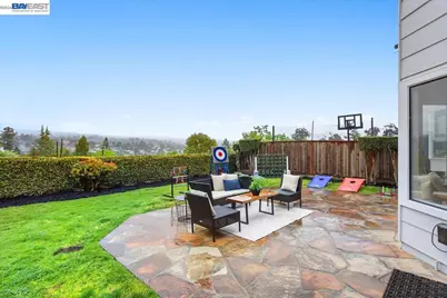 18786 Sydney Cir, Castro Valley, CA 94546 - Photo 30