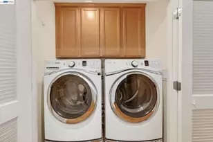 538 Citadelle Ln, San Jose, CA 95116 - Photo 40