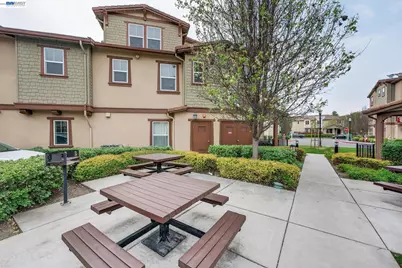 538 Citadelle Ln, San Jose, CA 95116 - Photo 52