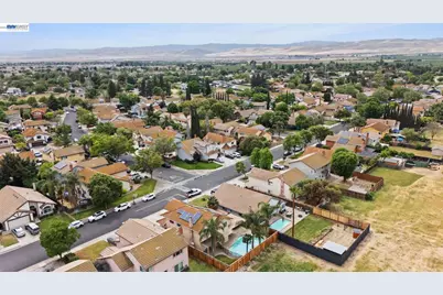 1781 Summertime, Tracy, CA 95376 - Photo 4
