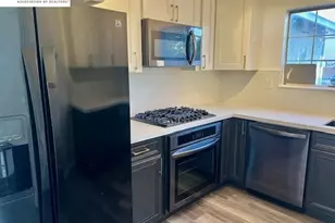 1201 Xandria Dr, Sacramento, CA 95838 - Photo 10