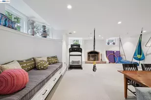 1121 Bay St, Alameda, CA 94501 - Photo 44