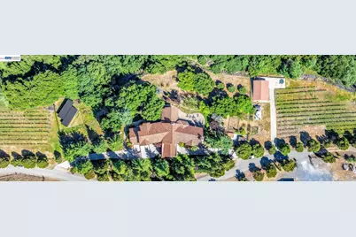 9500 Santos Ranch Rd, Pleasanton, CA 94588 - Photo 56