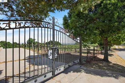 9500 Santos Ranch Rd, Pleasanton, CA 94588 - Photo 1