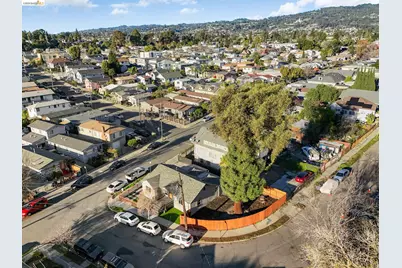 2151 Santa Rita St, Oakland, CA 94601 - Photo 44