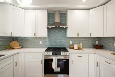 2151 Santa Rita St, Oakland, CA 94601 - Photo 12