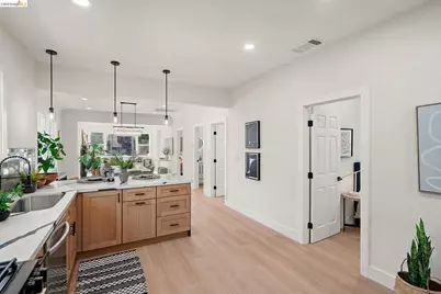 760 53rd St, Oakland, CA 94609 - Photo 16