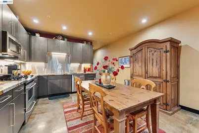 425 11th St #6, Oakland, CA 94606 - Photo 12